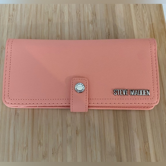 Steven madden coral wallet - Picture 1 of 4